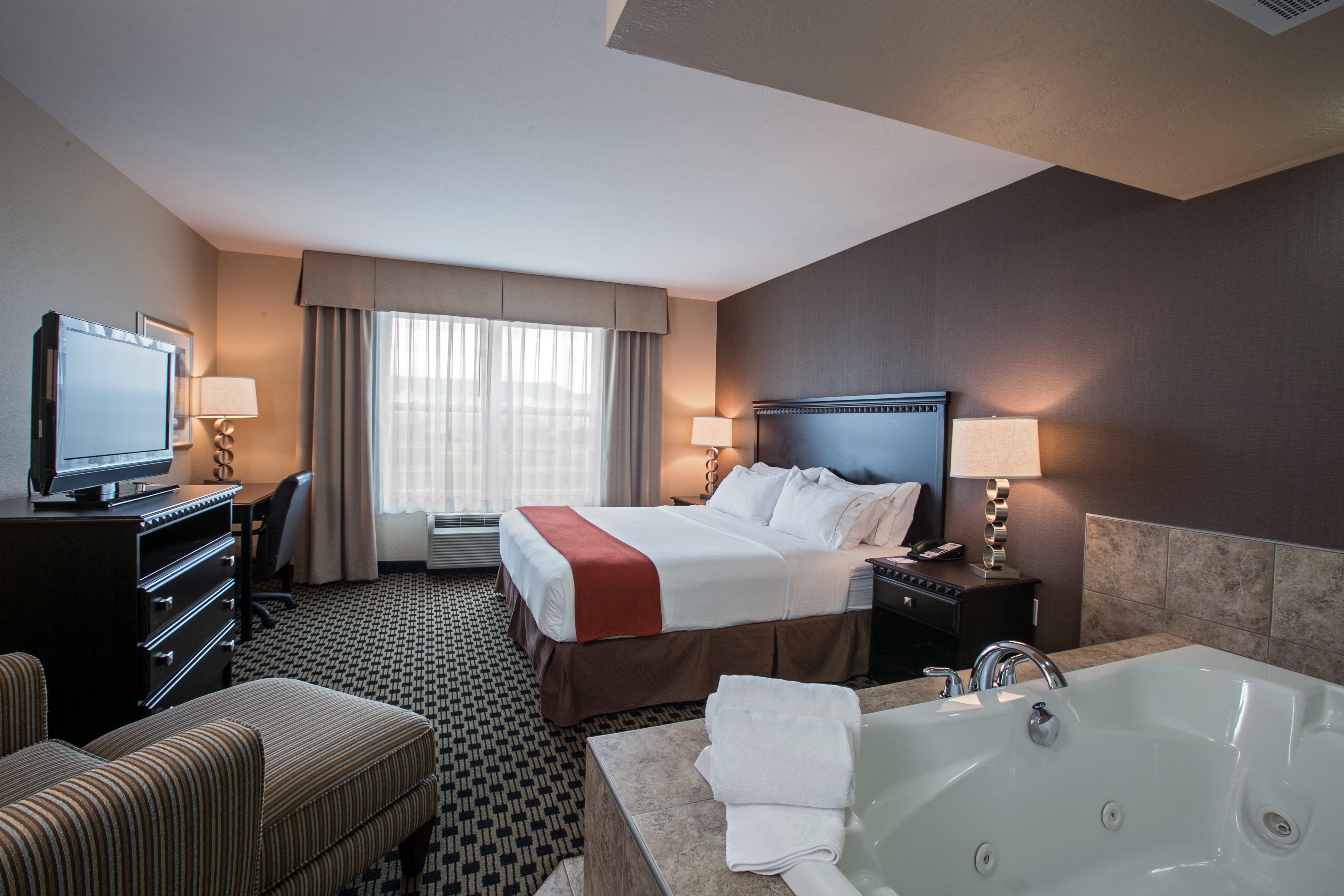Holiday Inn Express & Suites - Green Bay East By Ihg Exterior photo