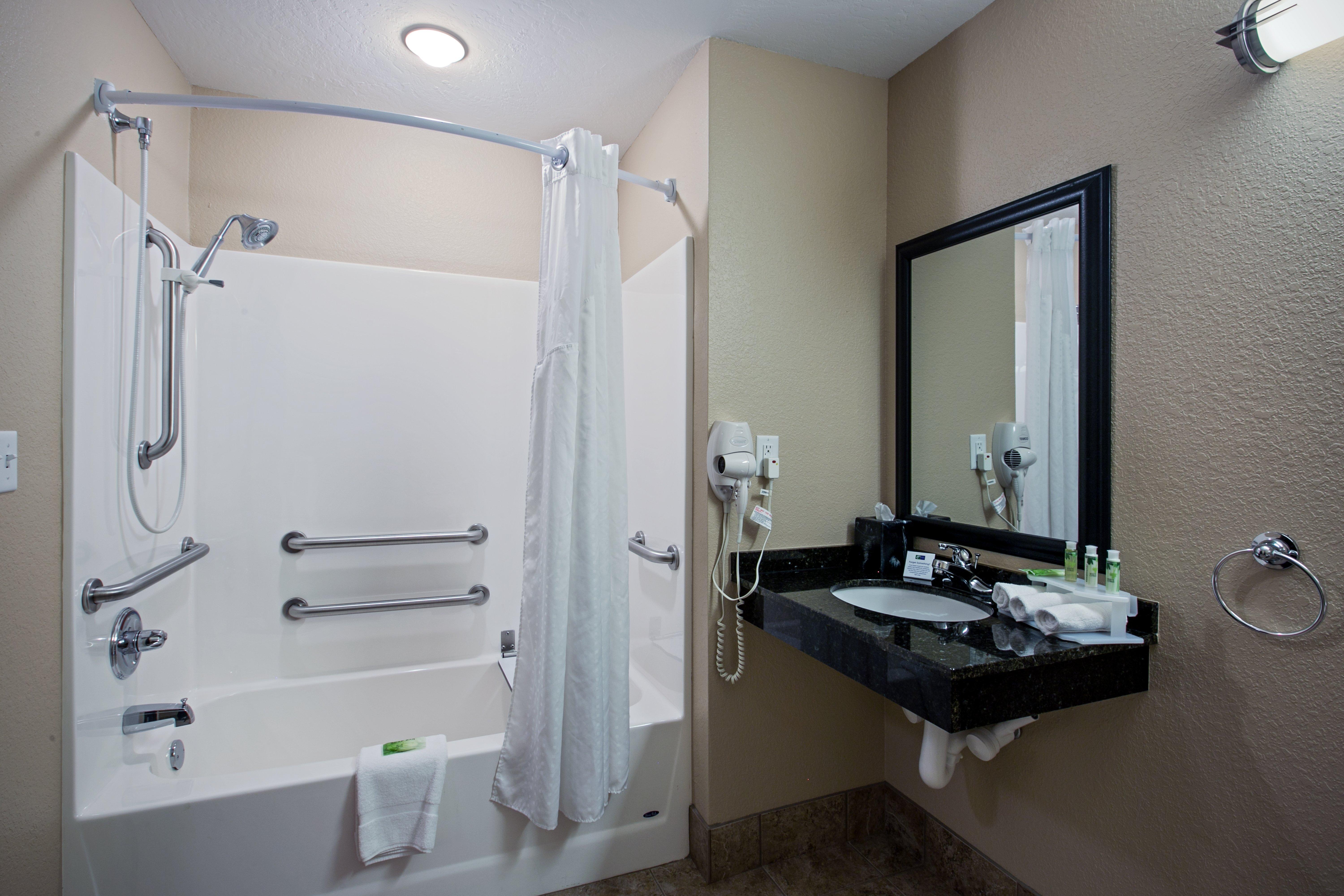 Holiday Inn Express & Suites - Green Bay East By Ihg Exterior photo