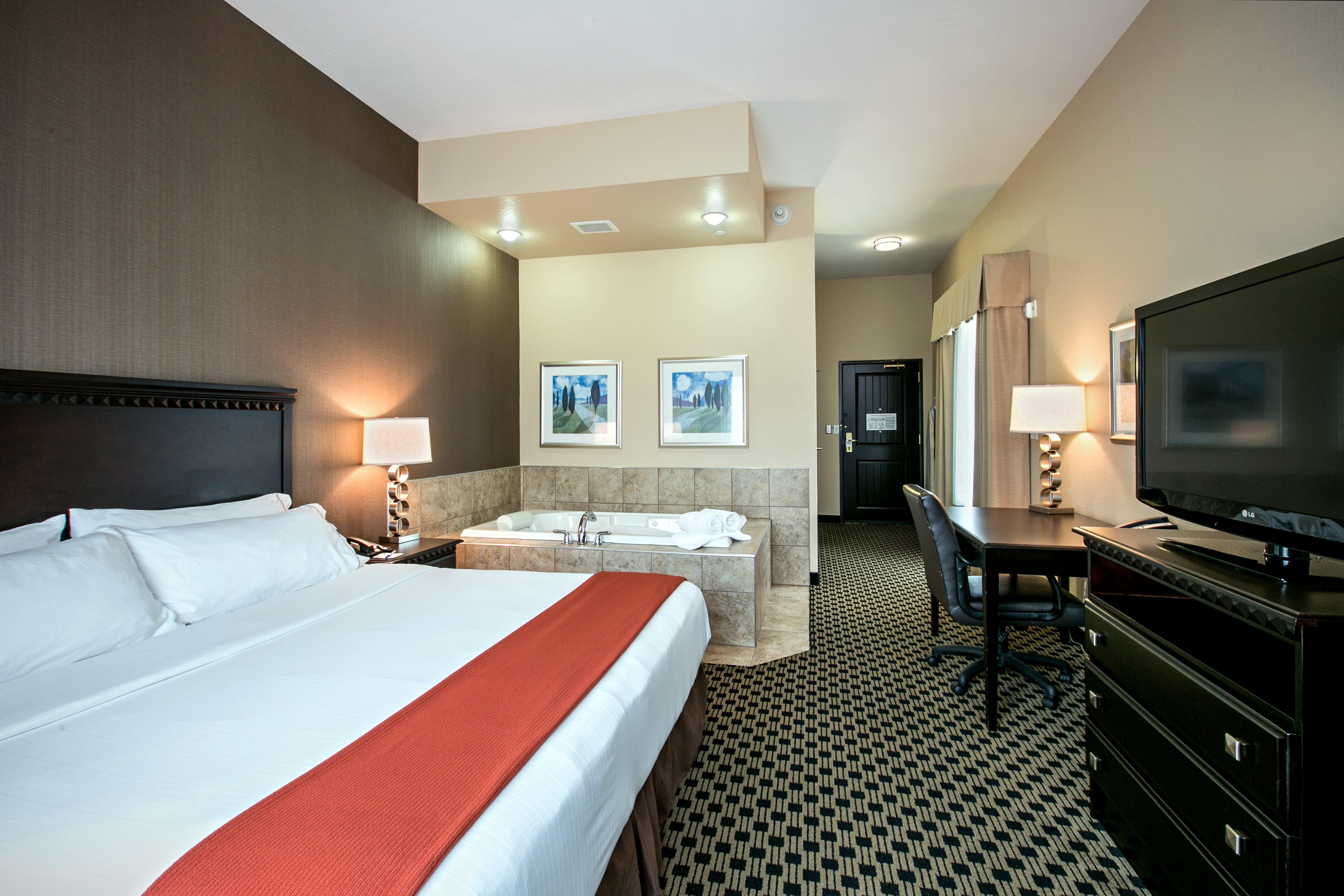 Holiday Inn Express & Suites - Green Bay East By Ihg Exterior photo