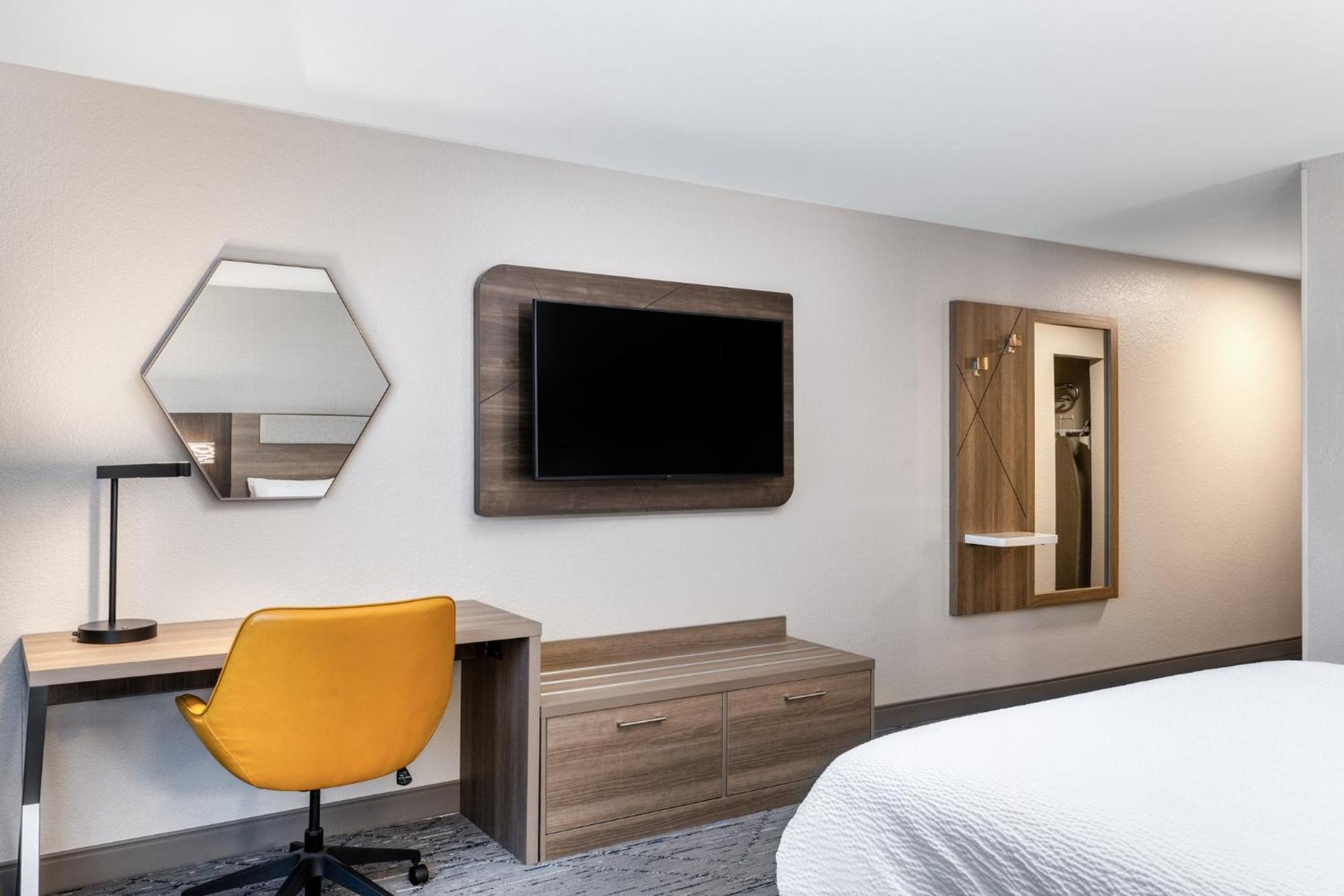 Holiday Inn Express & Suites - Green Bay East By Ihg Exterior photo