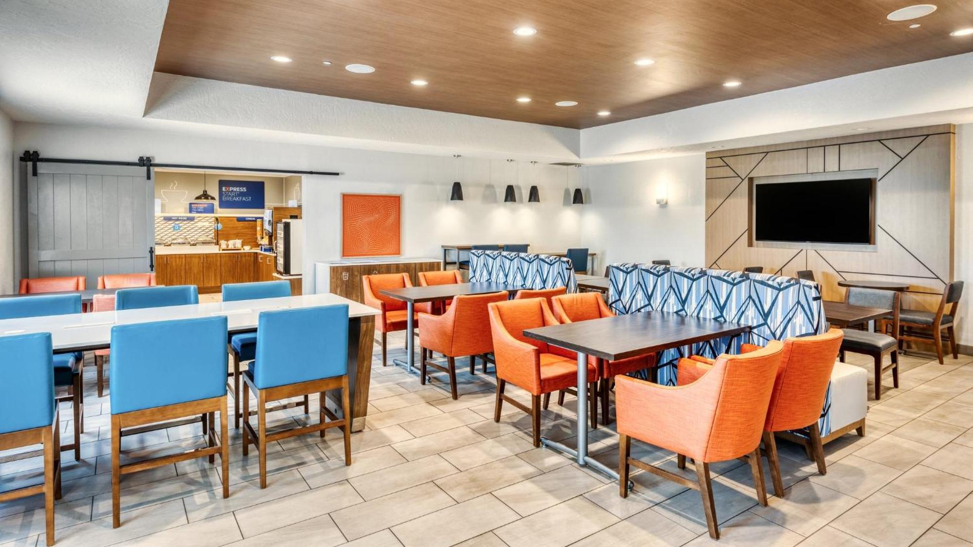 Holiday Inn Express & Suites - Green Bay East By Ihg Exterior photo